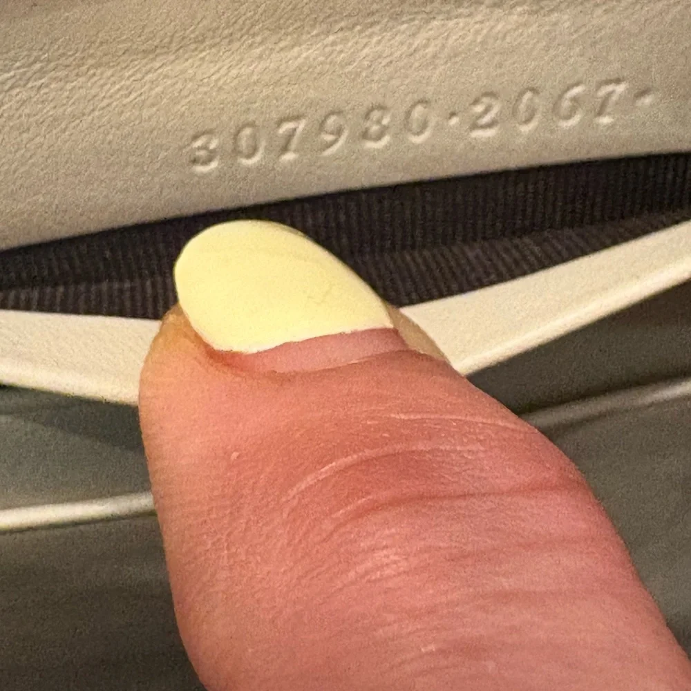 Gucci Guccissima Taupe GG-Embossed Zip Wallet with Gold Plaque - Picture 10 of 16